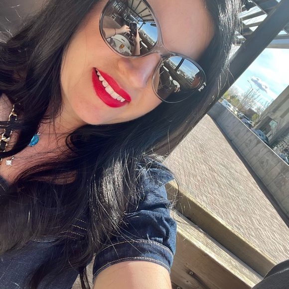 Meet your Posher, Heather - Picture 2 of 12